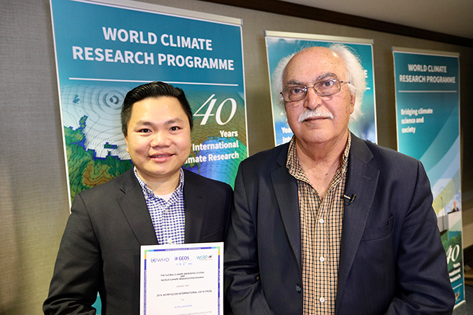 Phu, left, and Sorooshian, who nominated Phu for his “remarkable scholarship and talent in the development of user-friendly climate databases.”