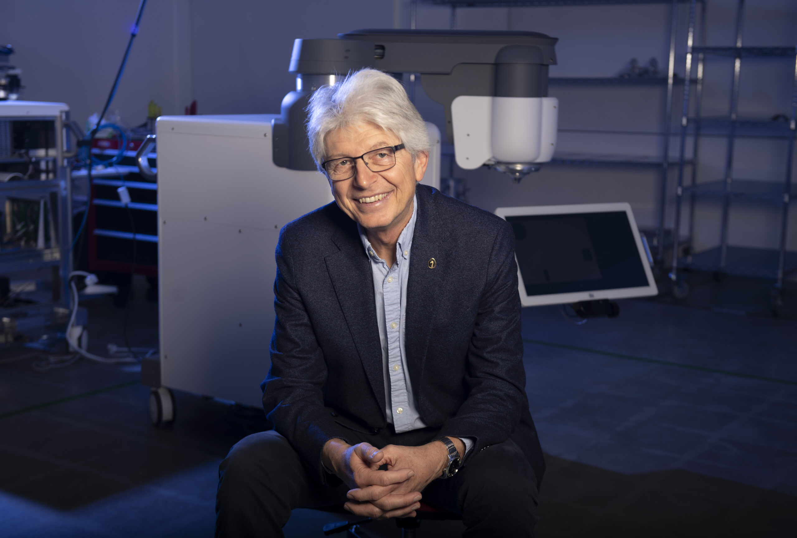 Tibor Juhasz with a femtosecond laser at ViaLase in Aliso Viejo Photo: Steve Zylius/UCI Tibor Juhasz with a femtosecond laser at ViaLase in Aliso Viejo Photo: Steve Zylius/UCI