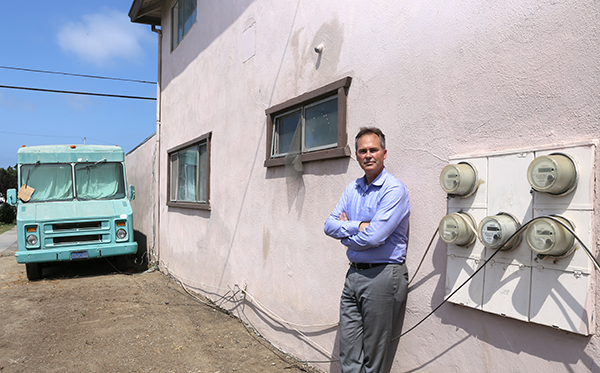 It’s a win-win situation. A project in the works with the help of Samueli School engineers is transforming a low-income community into a more energy friendly neighborhood, benefiting residents while advancing research. Plans they create will be used as a blueprint to help other communities become more efficient.