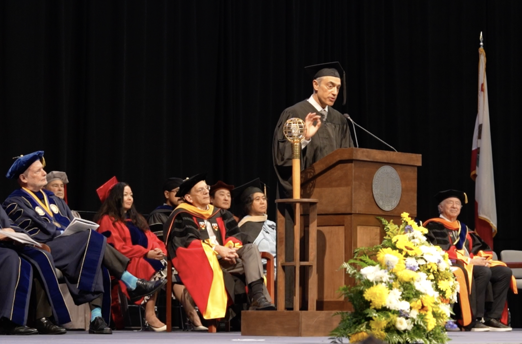 Manu Gulati ‘95, a UCI engineering alumni Hall of Fame inductee and successful entrepreneur, told the graduates “to seek out jobs and career opportunities that bring them joy, and to never chase money and recognition.”