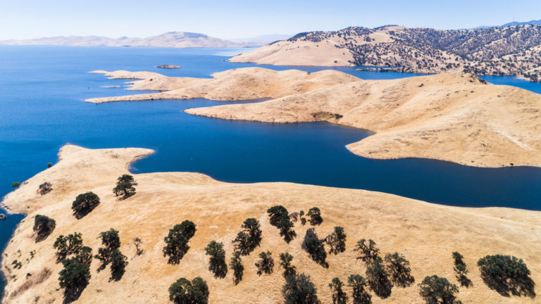 The water level of the San Luis Reservoir in California’s Merced County fluctuates in wet and dry years. UCI research gives resource managers a new tool for predicting winter rainfall months in advance. Amir AghaKouchak / UCI