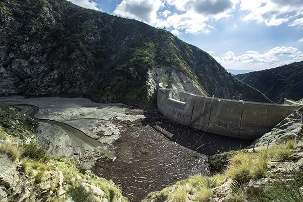 The Santa Anita Dam (Photo: Mel Melcon/LA Times)