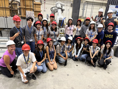Students visited Mo Li's lab at UC Irvine 